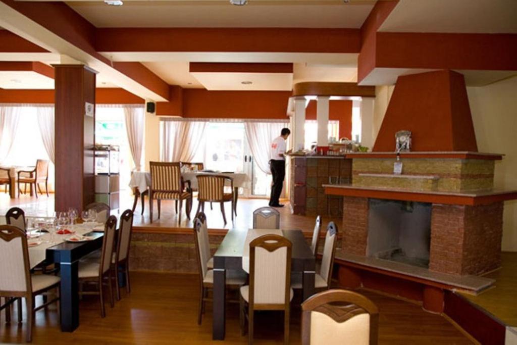 Hotel Uni Palas II Kavadar Dış mekan fotoğraf
