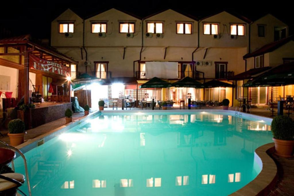 Hotel Uni Palas II Kavadar Dış mekan fotoğraf